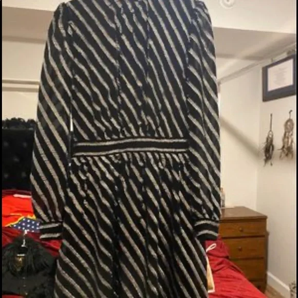 Michael Kors sliver striped dress size 0. - Picture 3 of 5